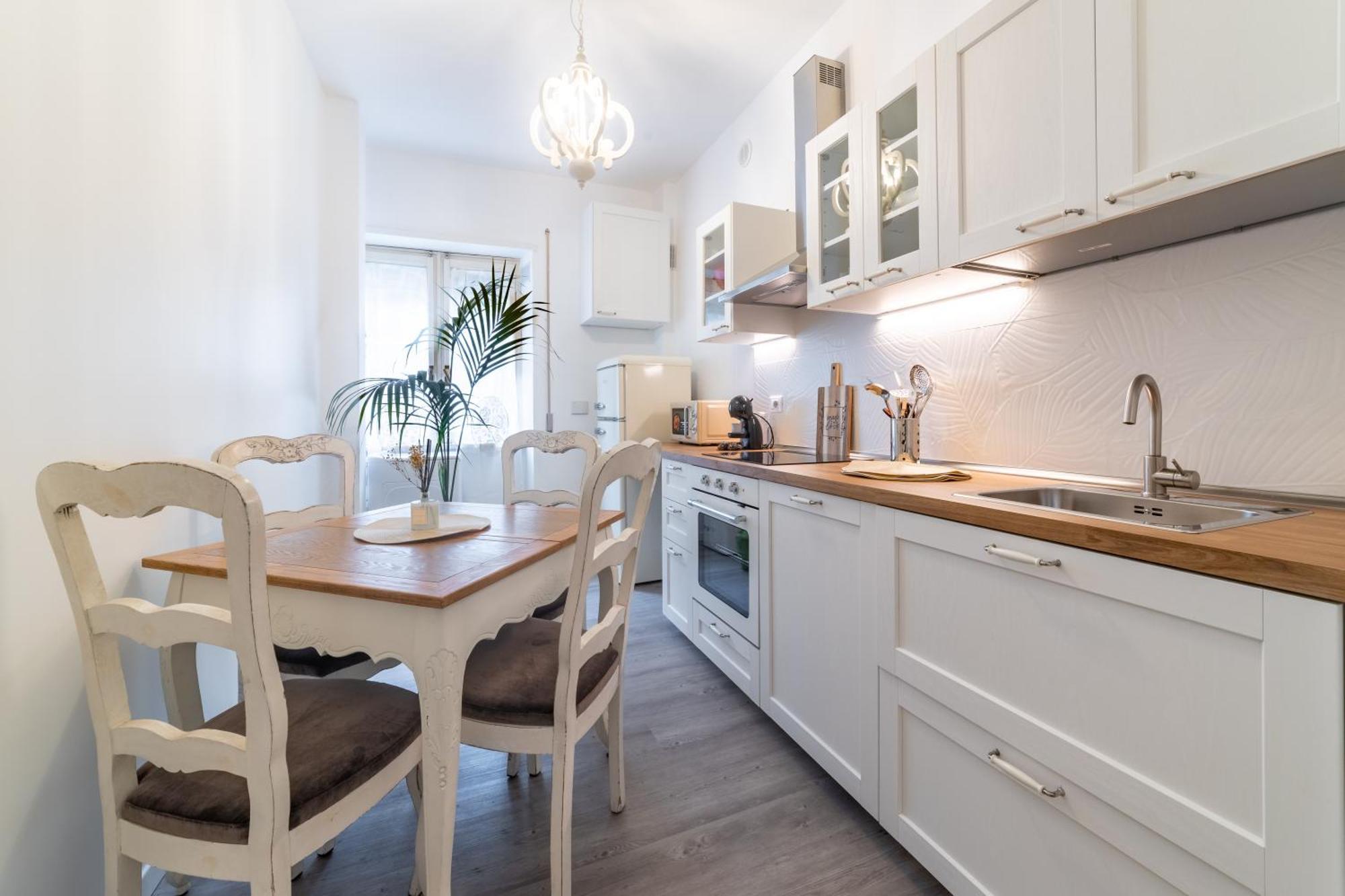 Vatican Shabby Double Bedrooms Apartment *
