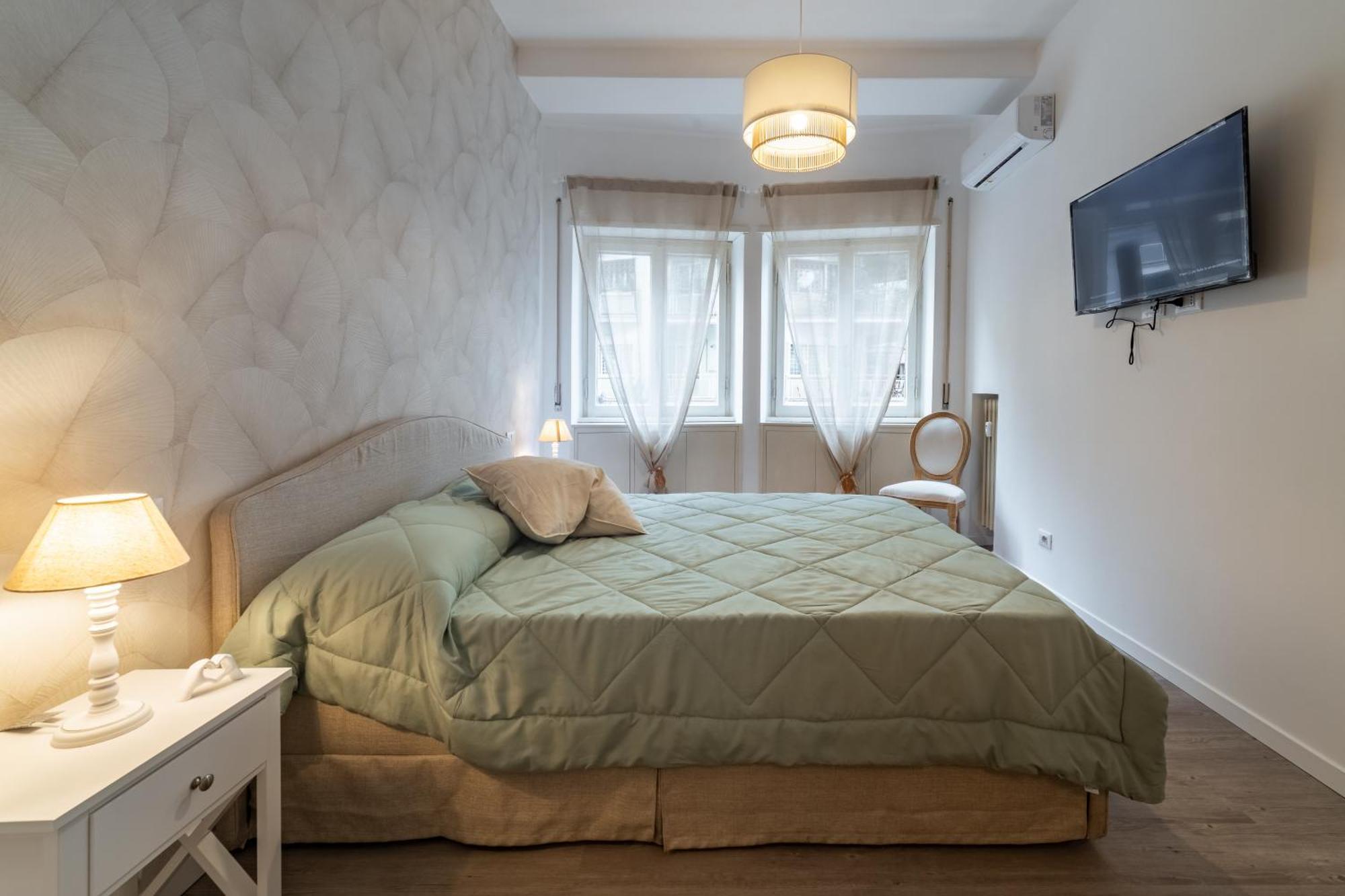 Vatican Shabby Double Bedrooms Rome